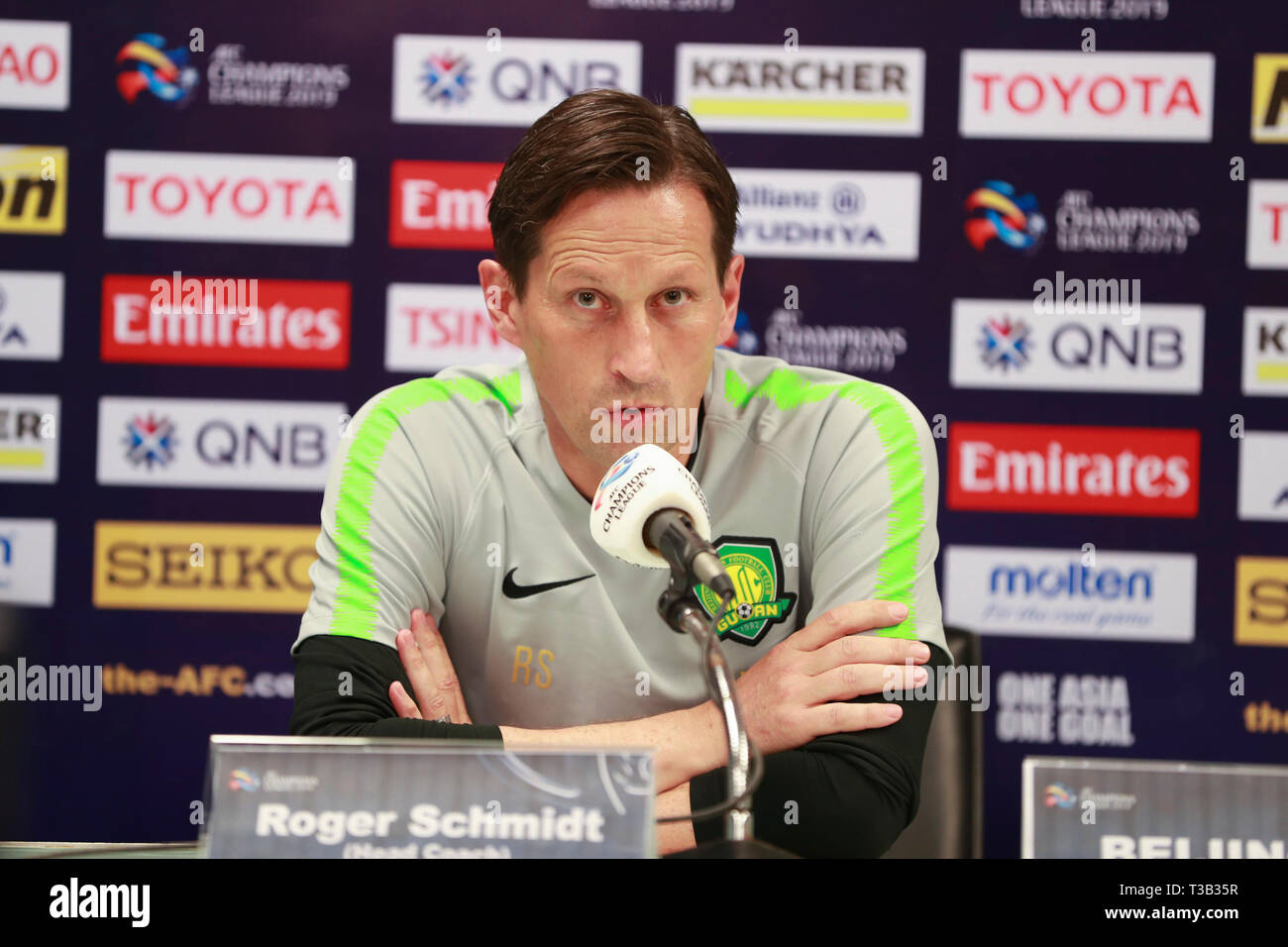 Buriram, G match of AFC champions league between Buriram United of Thailand and Beijing FC of China in Buriram. 8th Apr, 2019. Roger Schmidt, head coach of Beijing FC, speaks during the press conference ahead of the group G match of AFC champions league between Buriram United of Thailand and Beijing FC of China in Buriram, Thailand on April 8, 2019. Credit: Zhang Keren/Xinhua/Alamy Live News Stock Photo