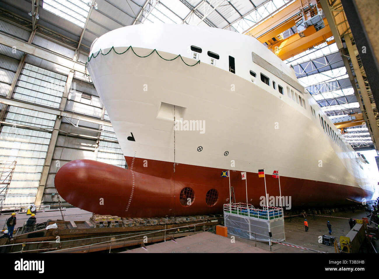 Flensburg, Germany. 08th Apr, 2019. The RoRo vessel "Leevsten" is