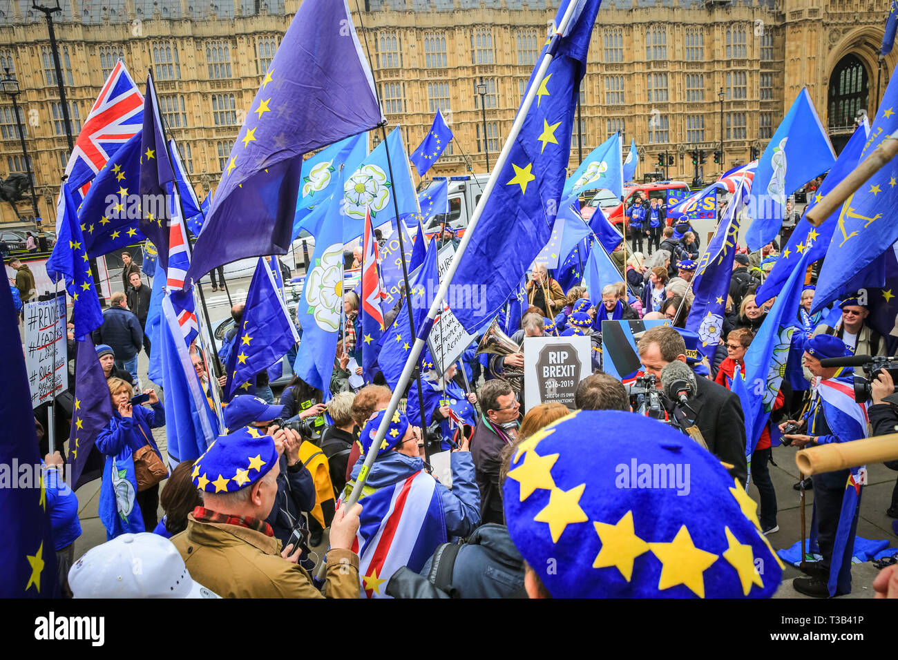 Westminster, UK, 08th April 2019. Sodem, group of Anti-Brexit protesters outside the Houses of Parliament in Westminster have organised a 'Brexit Sing Off', and are joined by Yorkshire for Europe, opera singer Dame Sarah Connolly, journalist and former Labour Communications Director Alastair Campbell and others for a musical protest against Brexit. Credit: Imageplotter/Alamy Live News Stock Photo
