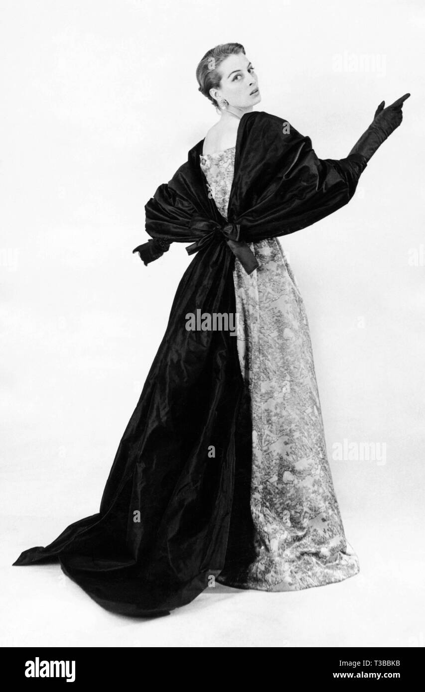Givenchy 1950s hi-res stock photography and images - Alamy