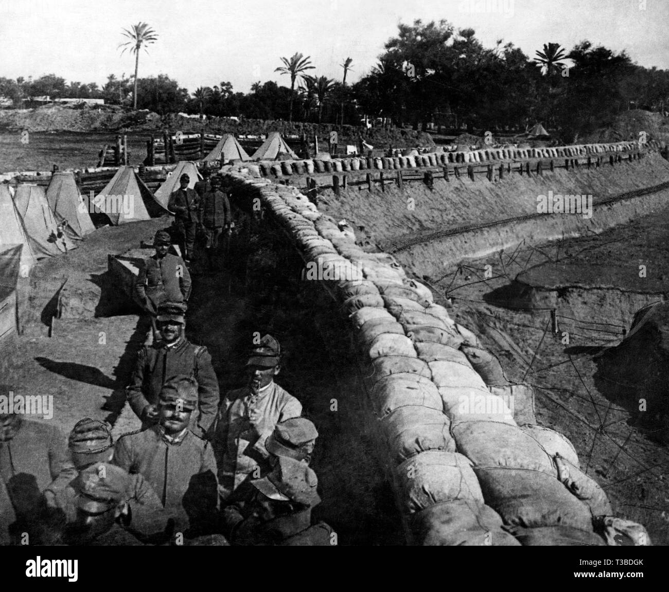 Italo-Turkish war, tripolitania, construction of the field and trench, 1912 Stock Photo