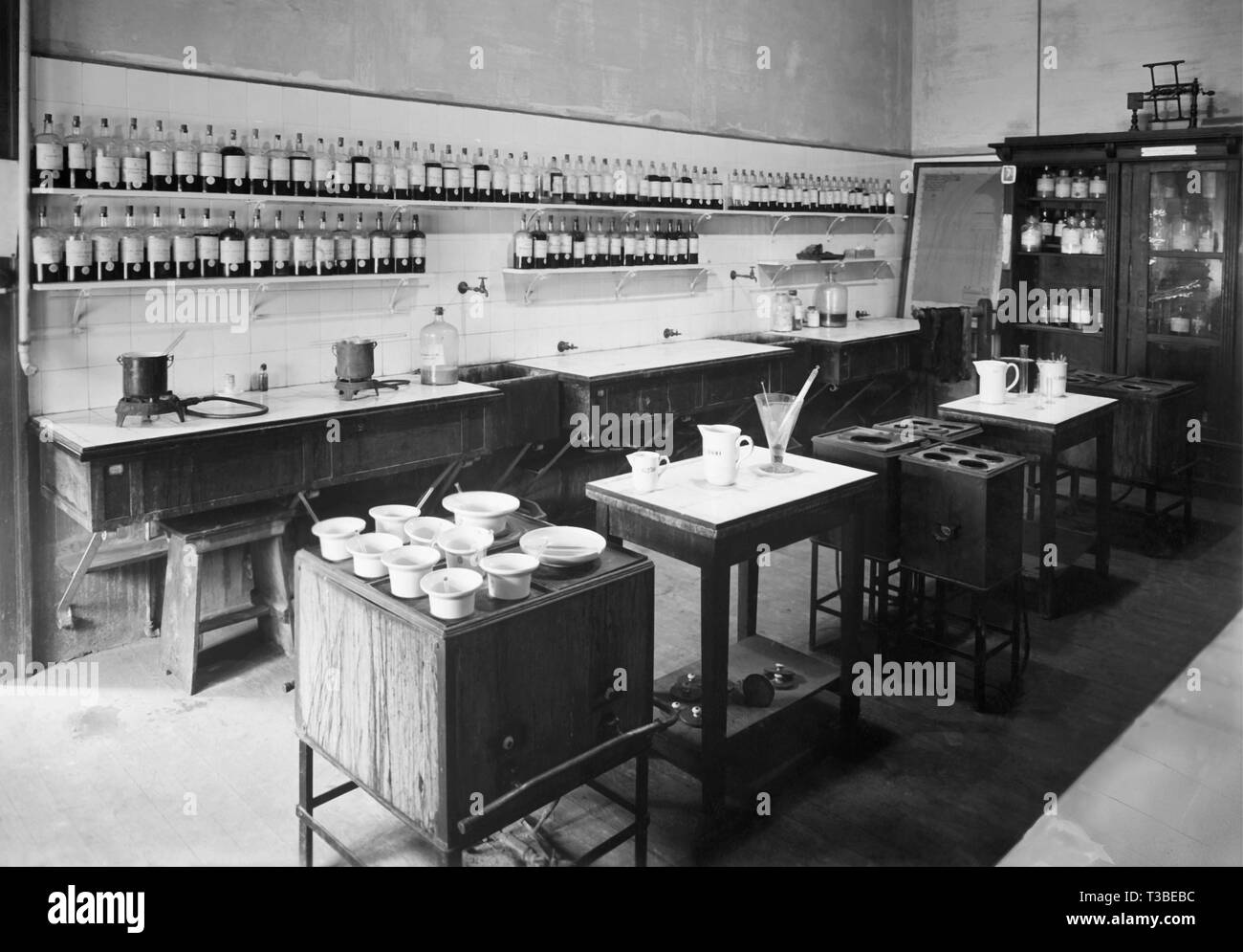 chemical laboratory, 1939 Stock Photo - Alamy
