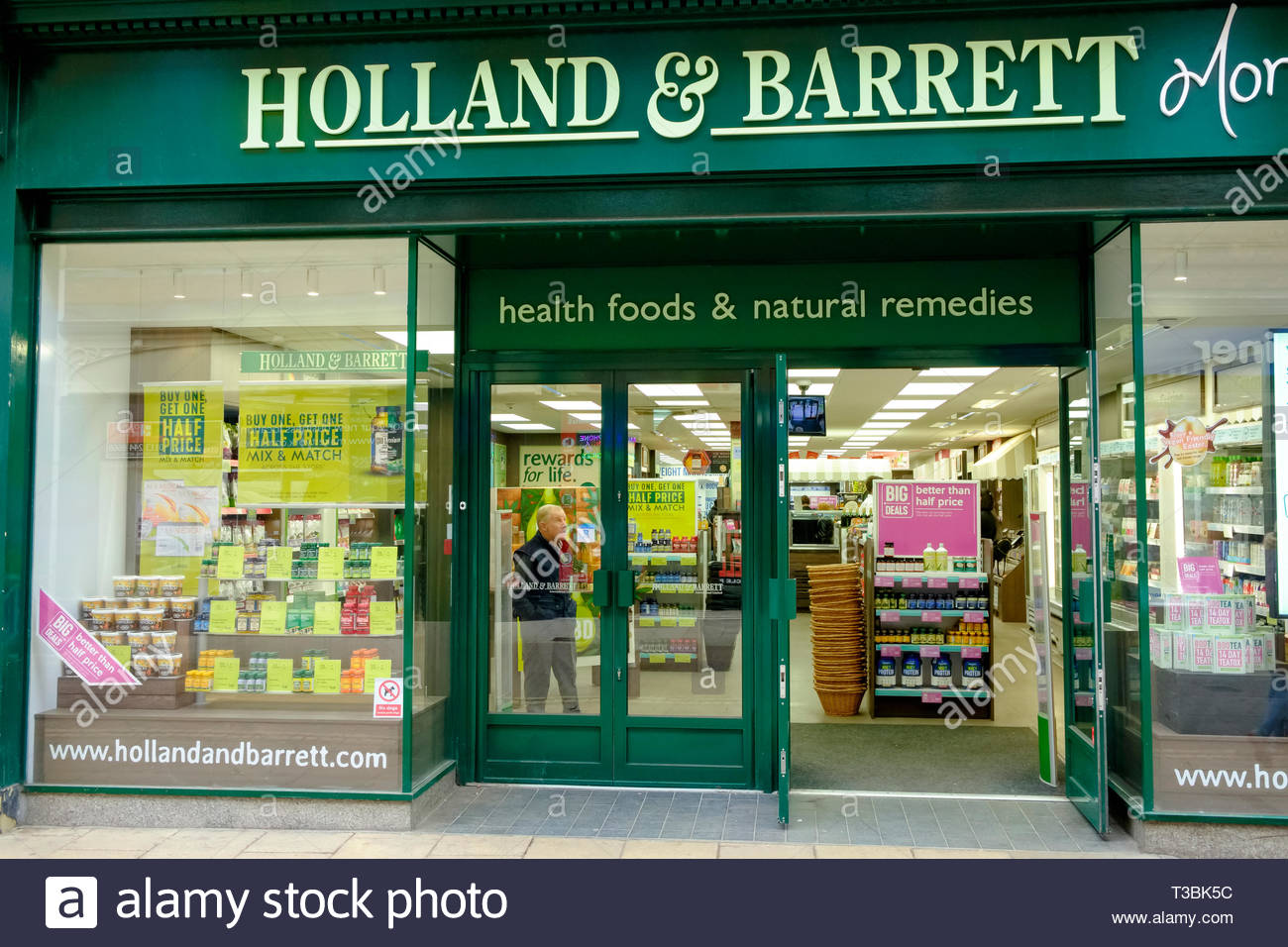 Holland & Barrett Shop High Resolution Stock Photography and Images Alamy