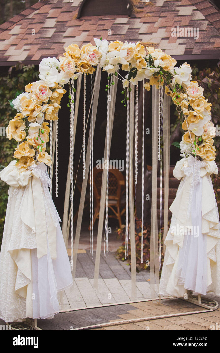 Flowers Decorate Wedding Arch Stock Photo 243054237 Alamy