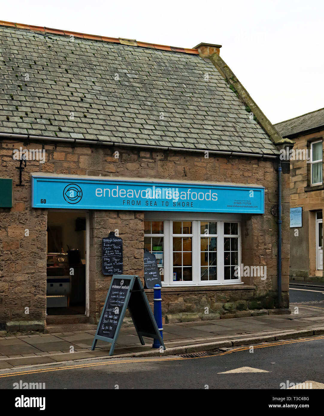 Queen street in amble hires stock photography and images Alamy