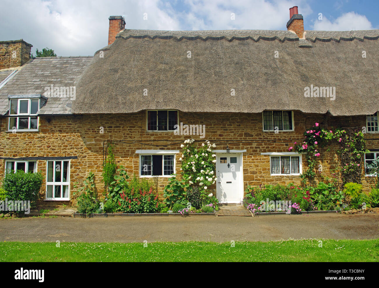 Cottage, Chipping Warden, Northhampshire Stock Photo Alamy