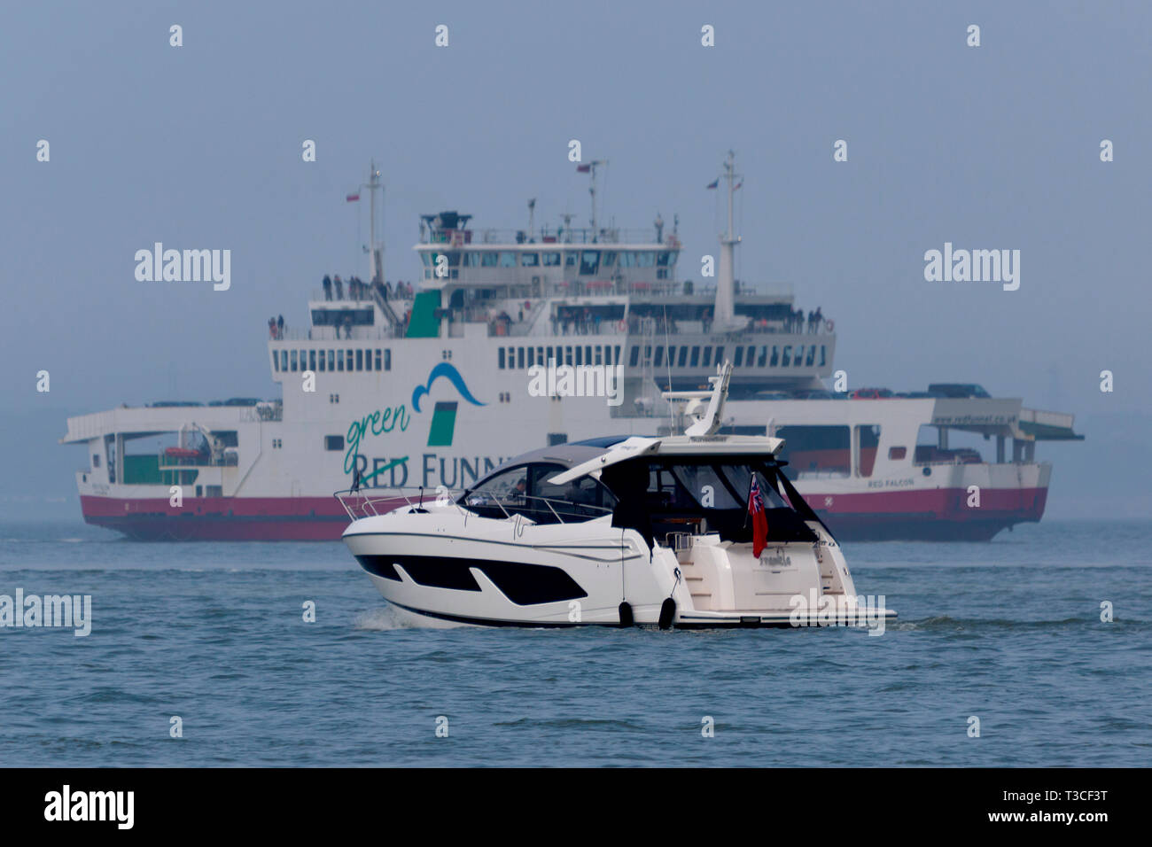 luxury,cruiser,boat,motor,gin,palace,power,training,RYA,handling,course