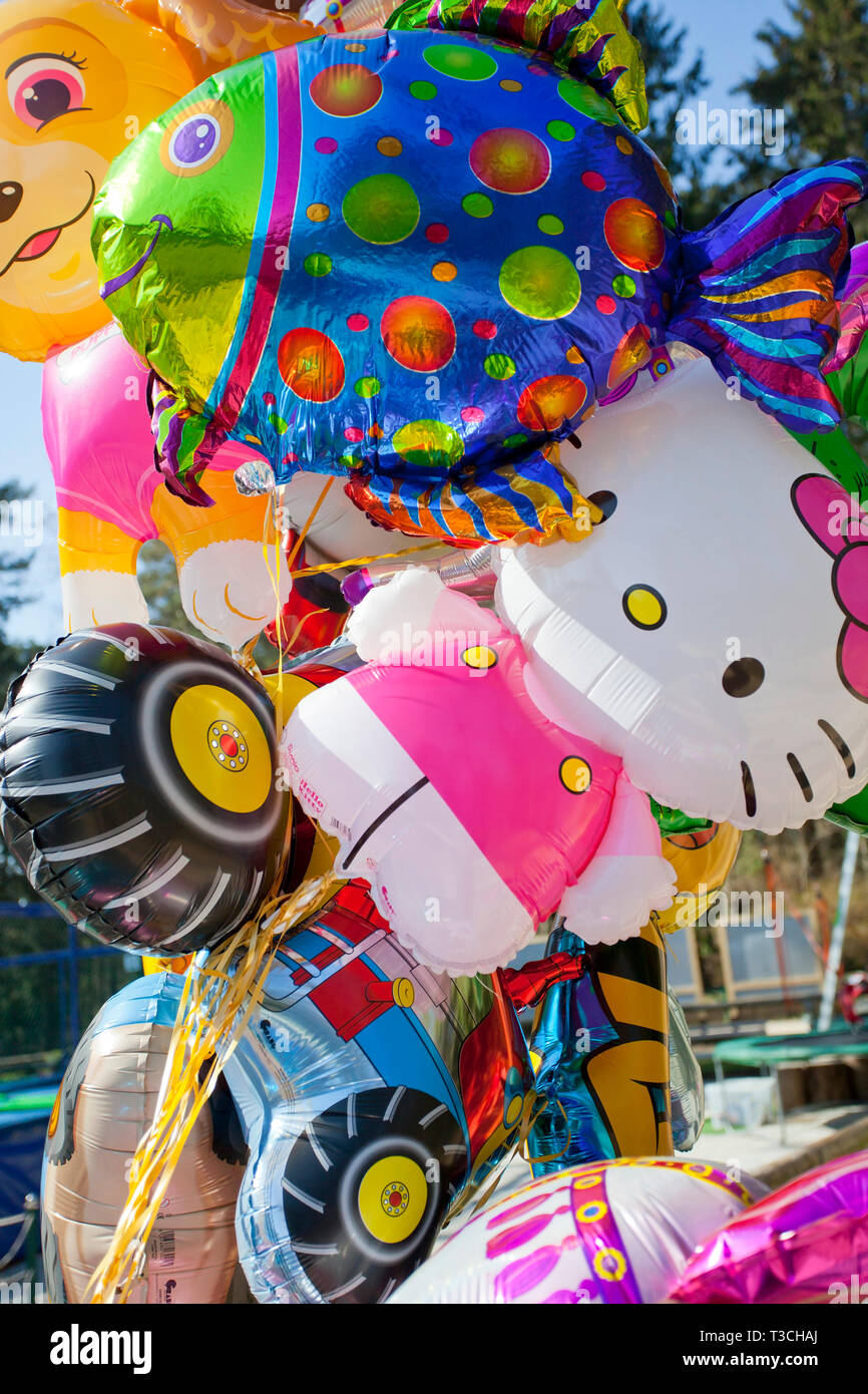 Hello Kitty With Balloons Images