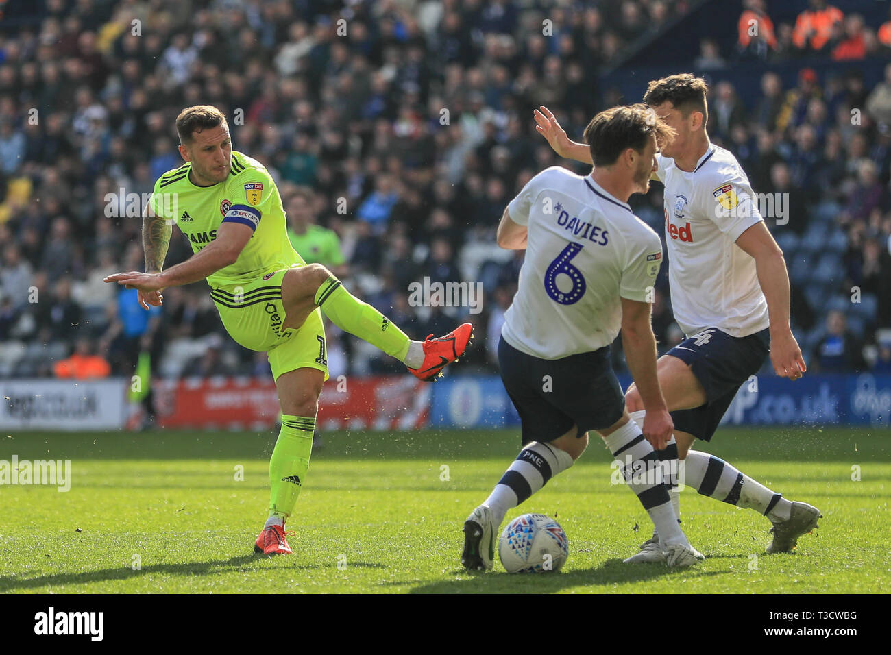6th April 2019 , Deepdale, Preston, England; Sky Bet Championship, Preston North End vs Sheffield United ;  Ben Davies of (06) Preston blocks Billy Sharp (10) of Sheffield United’s shot on goal   Credit: Mark Cosgrove/News Images  English Football League images are subject to DataCo Licence Stock Photo