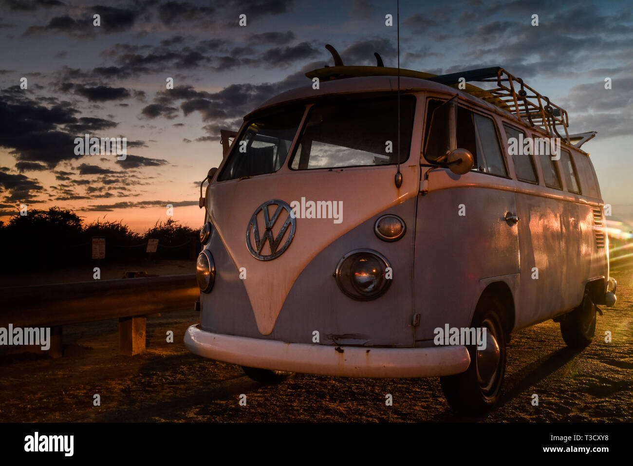 Vw San Diego >> Vintage Volkswagon Vw Microbus With Rooftop Rack For Vw San Diego >> Vintage Volkswagon Vw Microbus With Rooftop Rack For
