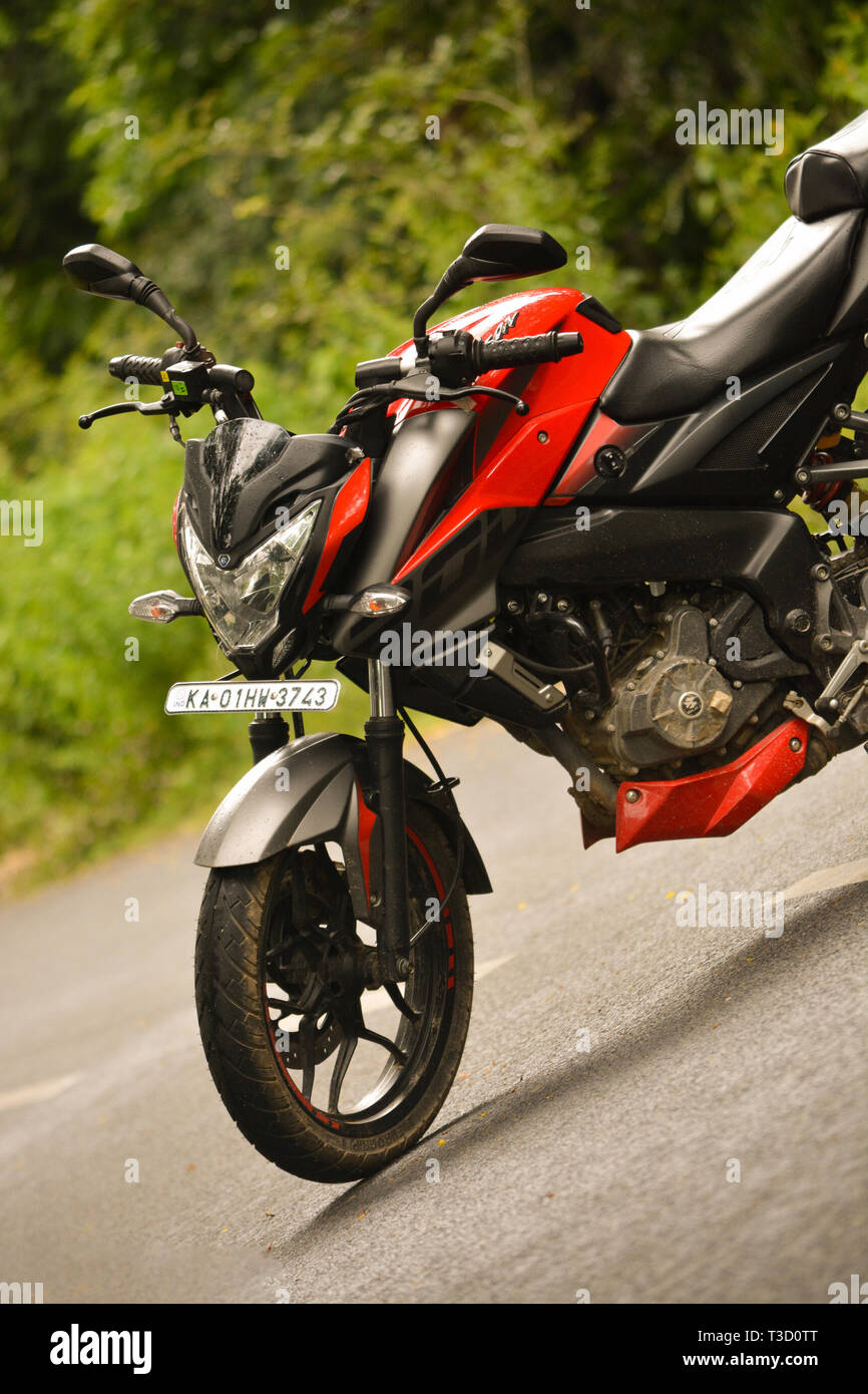 Pulsar 200 ns hi-res stock photography and images - Alamy