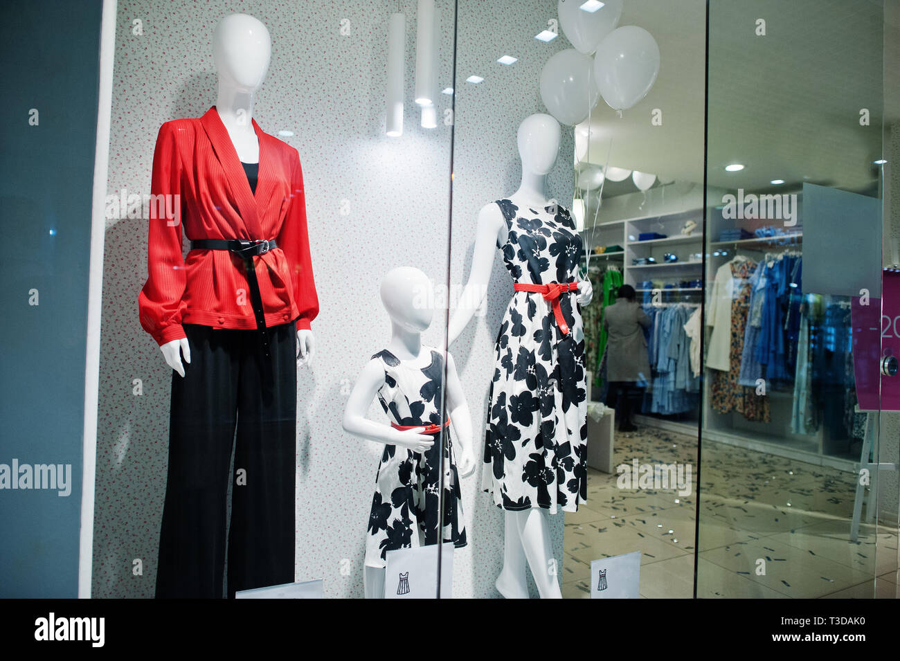 Paris, France, Women's Clothing Display, Fashion Mannequin, in