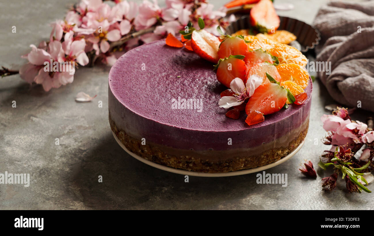 Hazelnut & Strawberry Raw Vegan Cake - Raw Passion