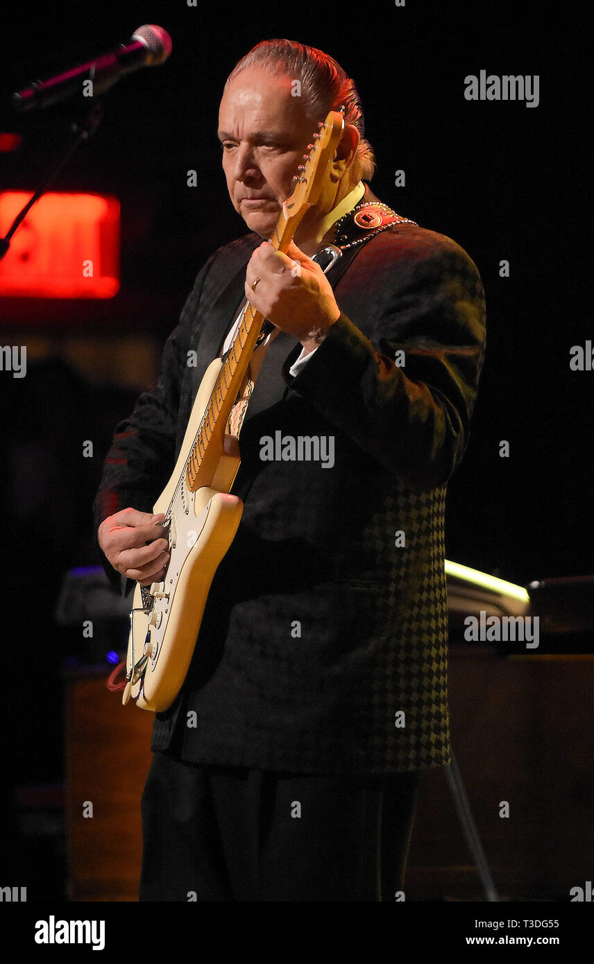 Jimmie vaughan hi-res stock photography and images - Alamy