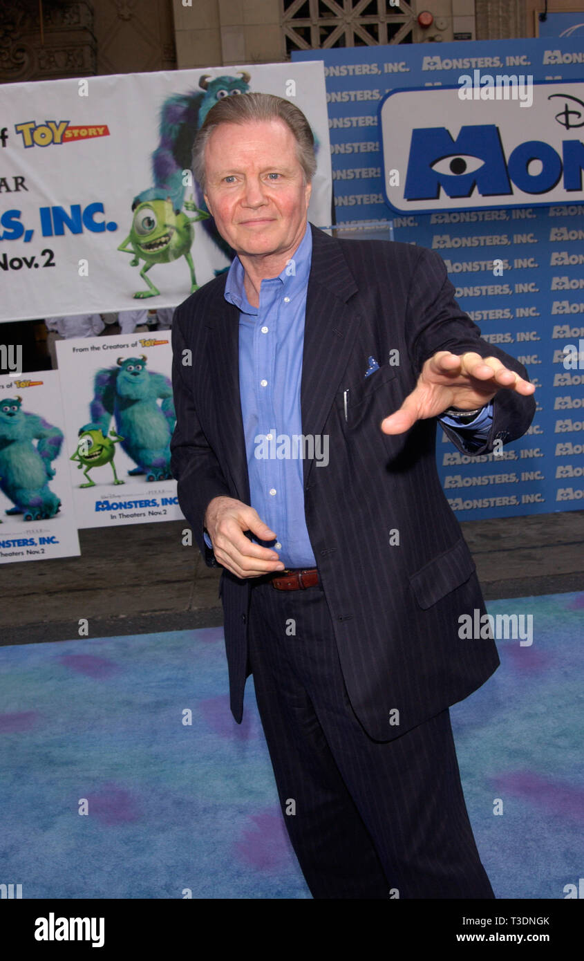 LOS ANGELES CA October 28 2001 Actor JON VOIGHT At The World LOS ANGELES CA October 28 2001 Actor JON VOIGHT At The World