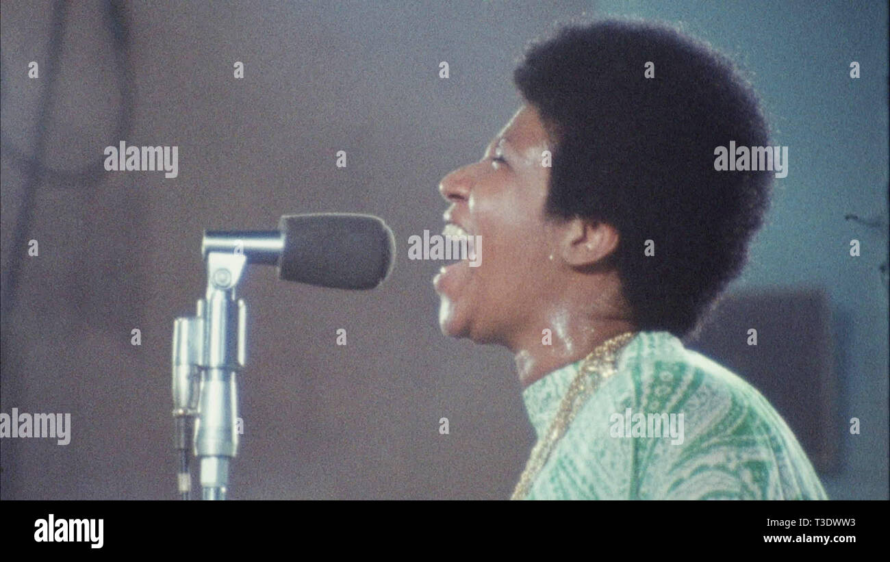 AMAZING GRACE Aretha Franklin 2018 Neon Courtesy Everett amazing-grace-aretha-franklin-2018-neon-courtesy-everett