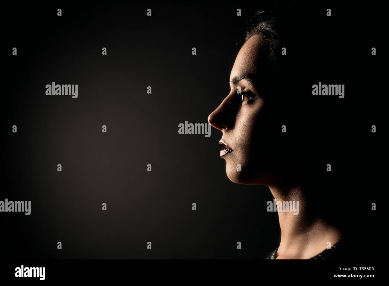 Black lady side profile hi-res stock photography and images - Alamy