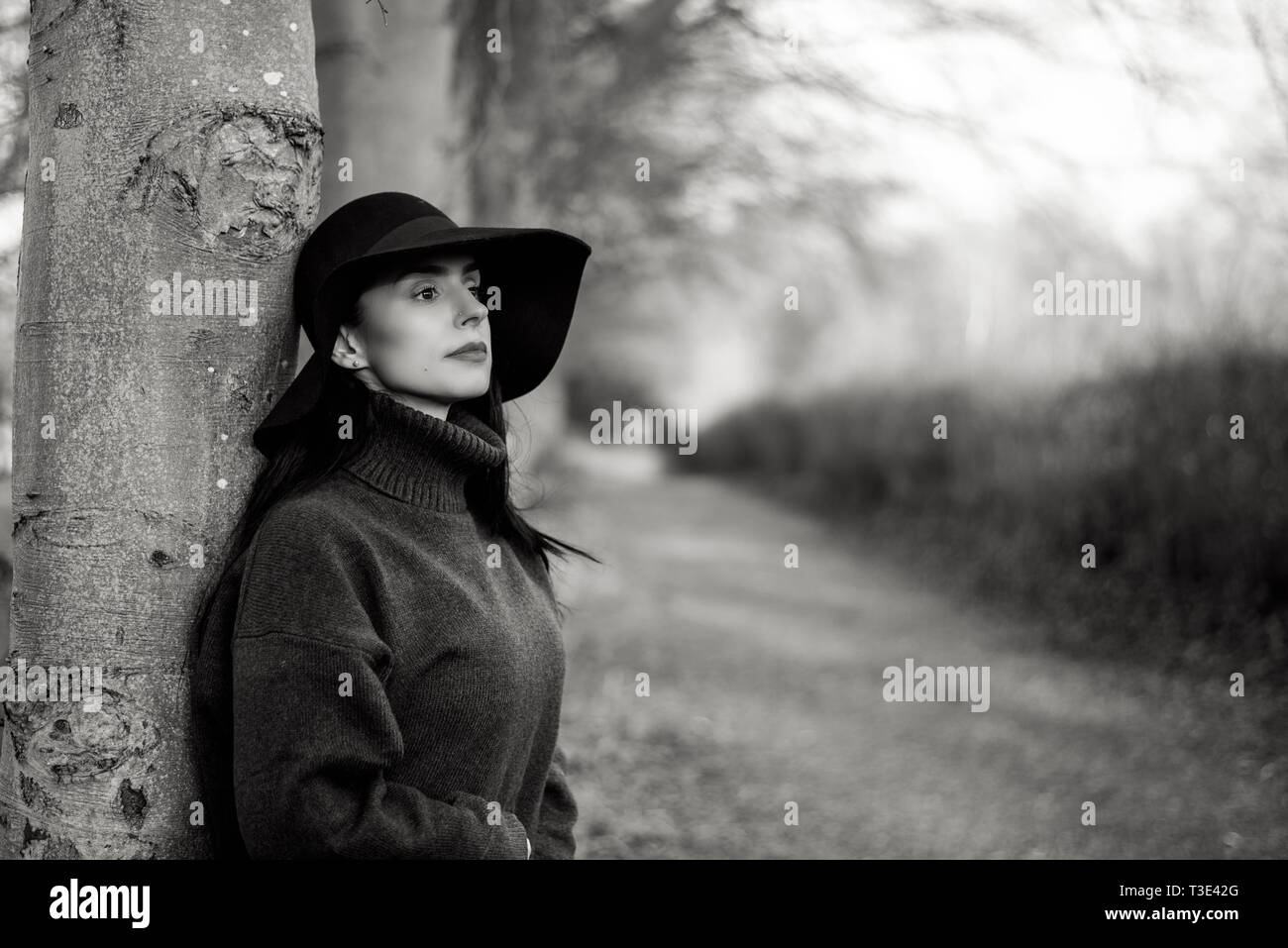 Wearing a jumper hi-res stock photography and images - Alamy