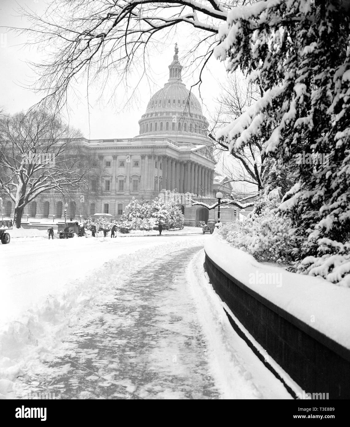 U.S. Capitol in snow ca. winter 1939 Stock Photo Alamy