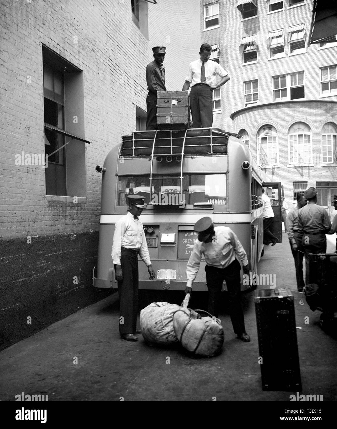Greyhound bus 1930s hires stock photography and images Alamy