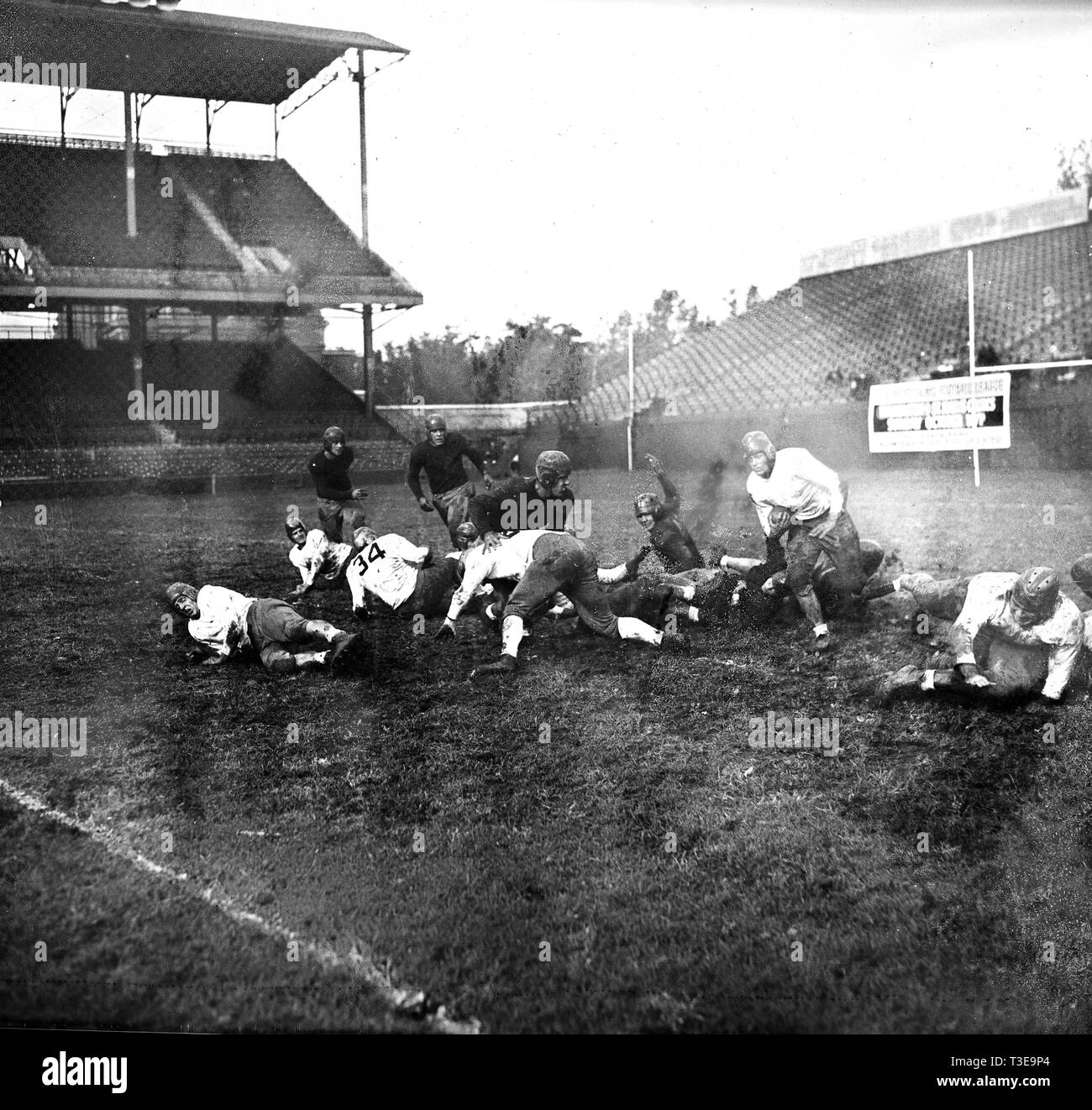 1930s football players hires stock photography and images Alamy