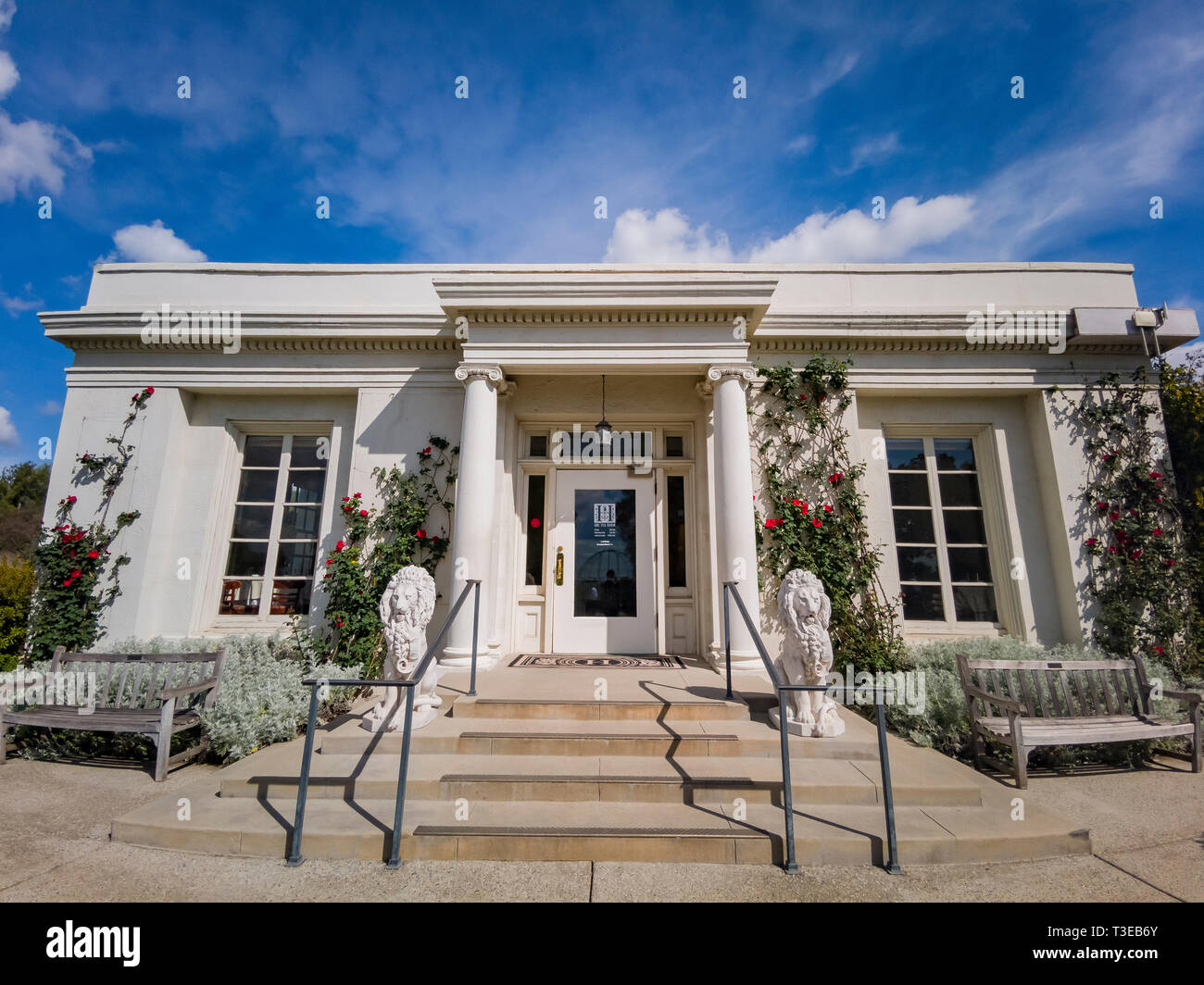 Los Angeles Apr 5 The Tea Room Of Huntington Library On