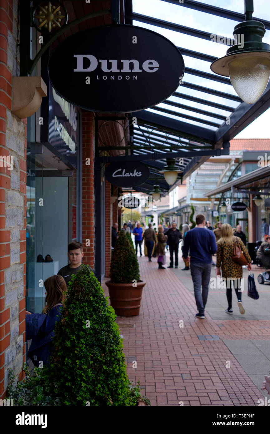 clarks designer outlet