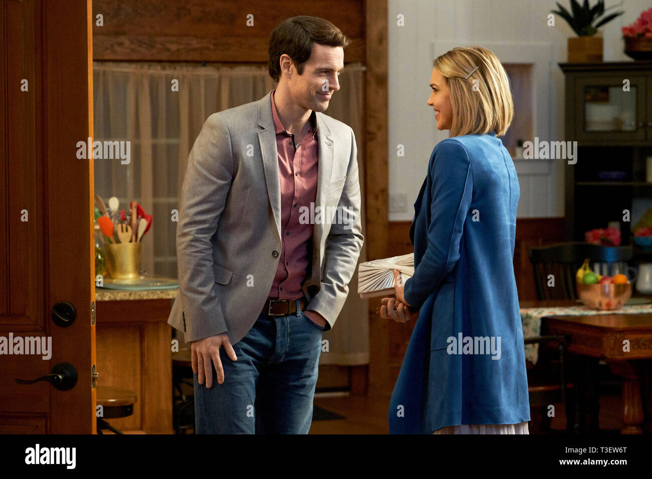 A BRUSH WITH LOVE, from left: Nick Bateman, Arielle Kebbel, (aired March  30, 2019). photo: Bettina Strauss / ©Hallmark Channel / Courtesy: Everett  Collection Stock Photo - Alamy