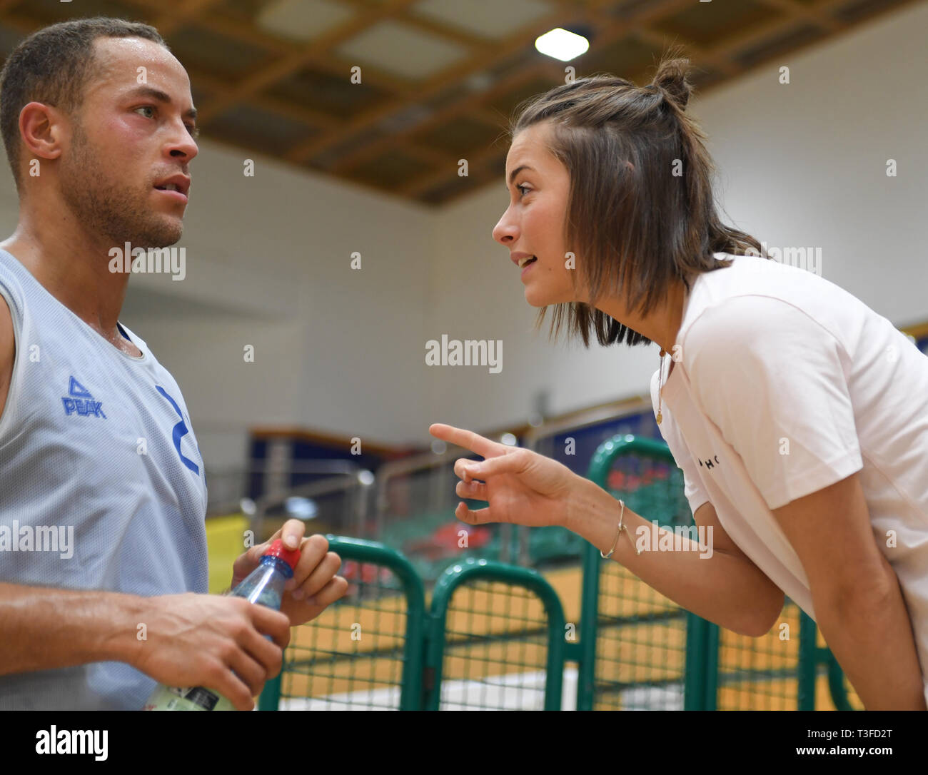 09 April 2019 Hessen Frankfurt Main Andrej Mangold Tv Bachelor And His Girlfriend Jennifer Lange Stand Together After The Training Of The Basketball Team Fraport Skyliners Mangold Continues His Professional Career In Frankfurt Photo 09 April 2019 Hessen Frankfurt Main Andrej Mangold Tv Bachelor And His Girlfriend Jennifer Lange Stand Together After The Training Of The Basketball Team Fraport Skyliners Mangold Continues His Professional Career In Frankfurt Photo