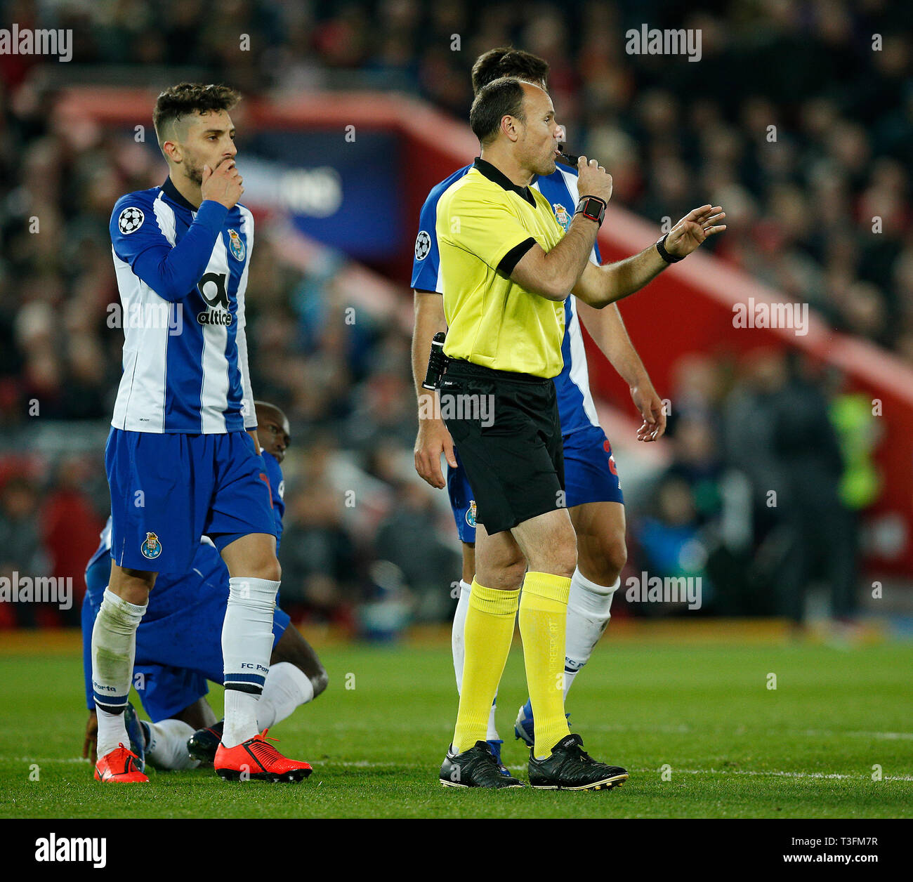 Referee danilo hi-res stock photography and images - Alamy