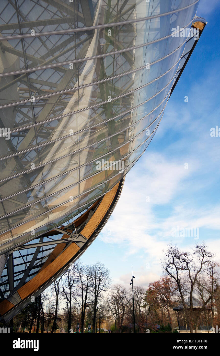 Museum Of Contemporary Art Of The Louis Vuitton Foundation Created By The  American Architect Frank Gehry, The Building Is Located Porte Maillot At  The Entrance Of The Bois De Boulogne. Stock Photo