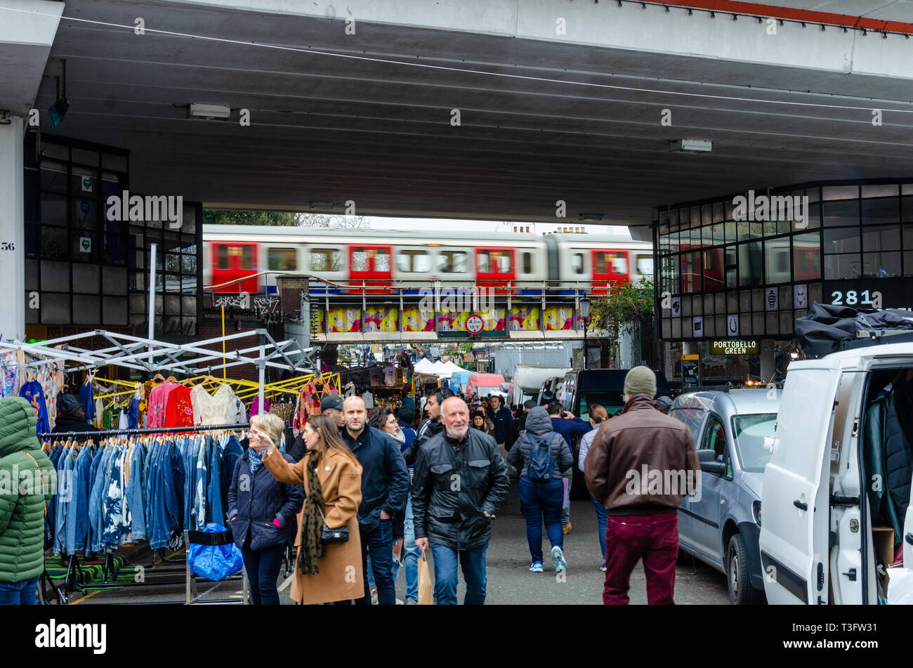 London underground train crowded hires stock photography and images Alamy