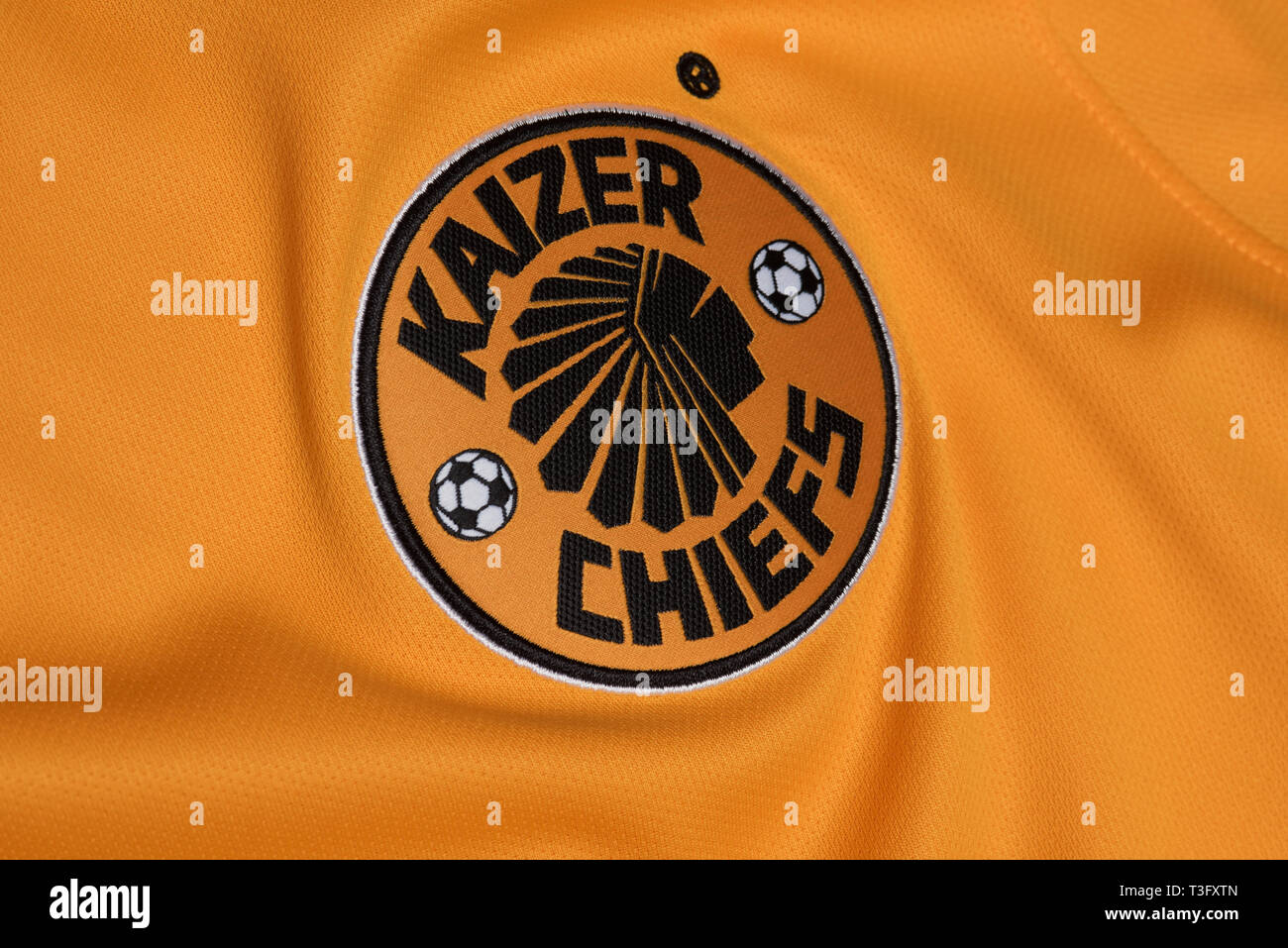 kaizer chiefs replica shirt