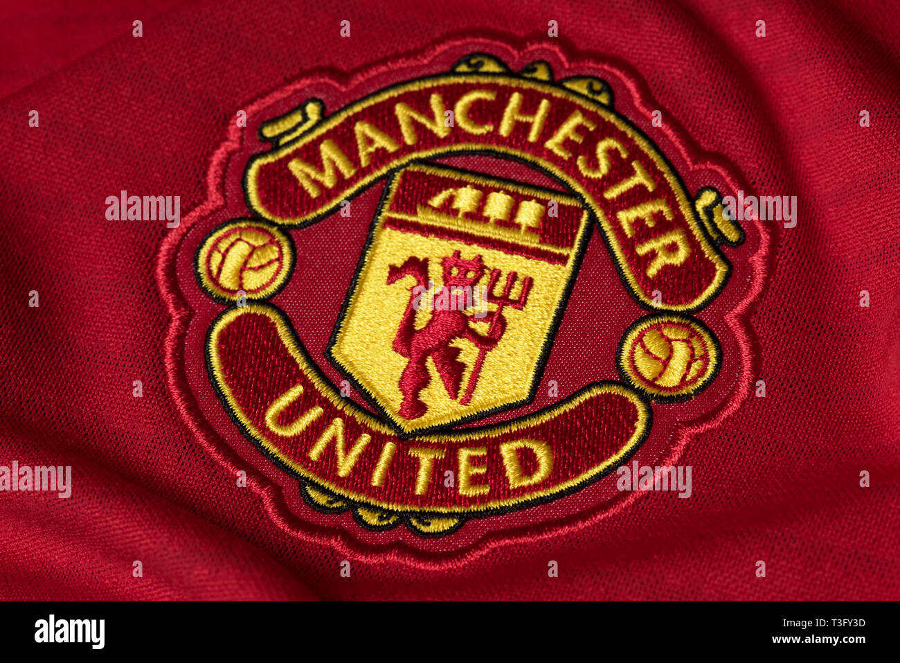 Vintage Manchester United blue Shirt Badge Man Utd MUFC Pin Badge 