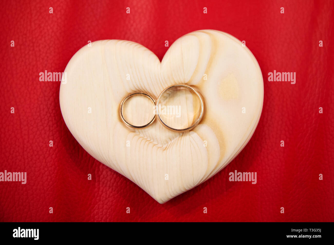 Two stand rings hi-res stock photography and images - Alamy