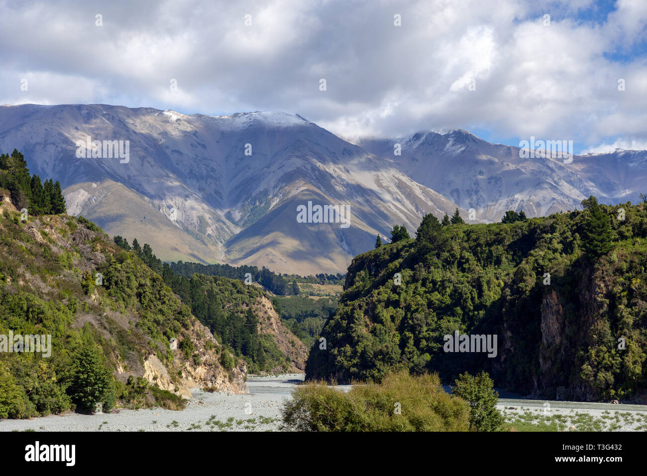 View of the dried up Rakaia River bed in summertime Stock Photo