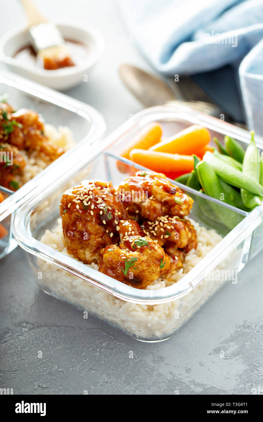 Vegan meal prep with bbq cauliflower Stock Photo Alamy