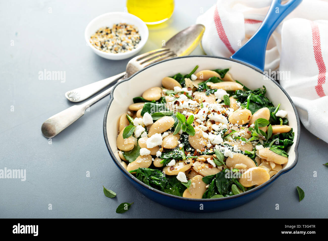 Beans with spinach Stock Photo Alamy