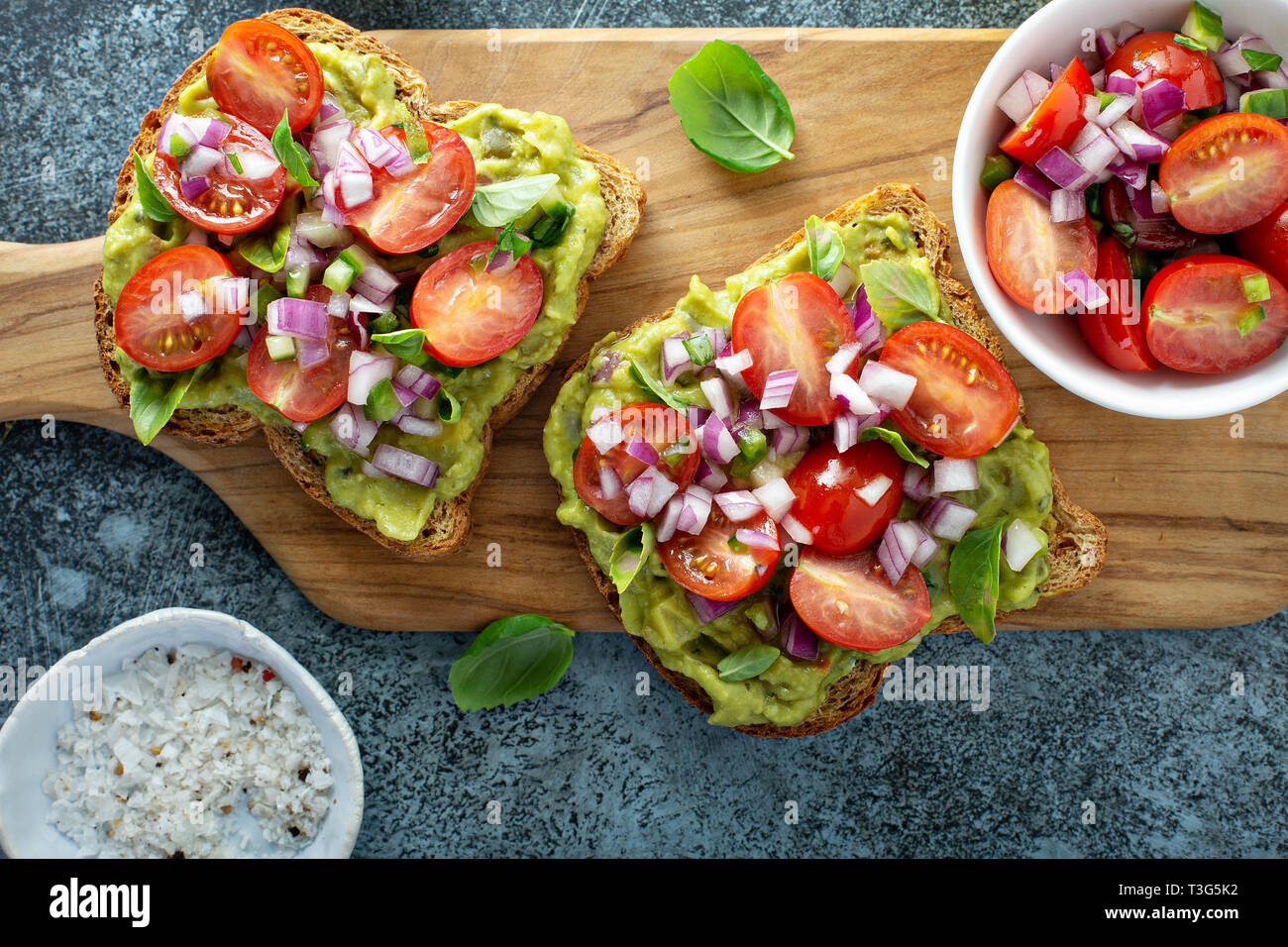 Fresh guacamole and tomato sandwich spread Stock Photo Alamy