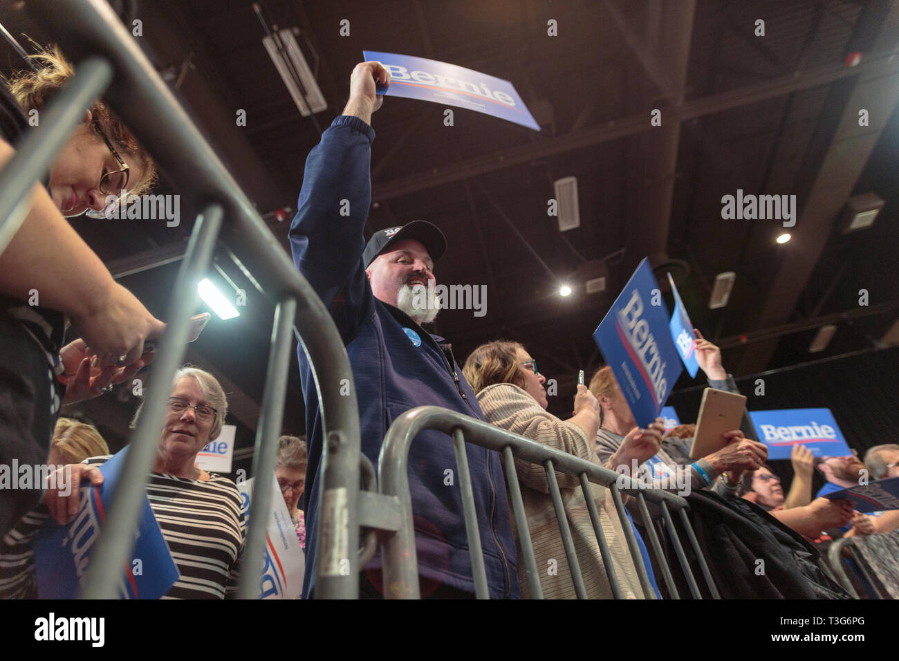 Campaign rally signs hi-res stock photography and images - Alamy
