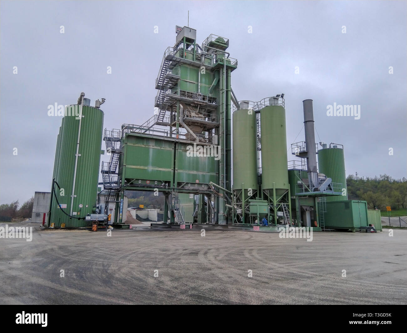 Asphalt mixing plant hi-res stock photography and images - Alamy