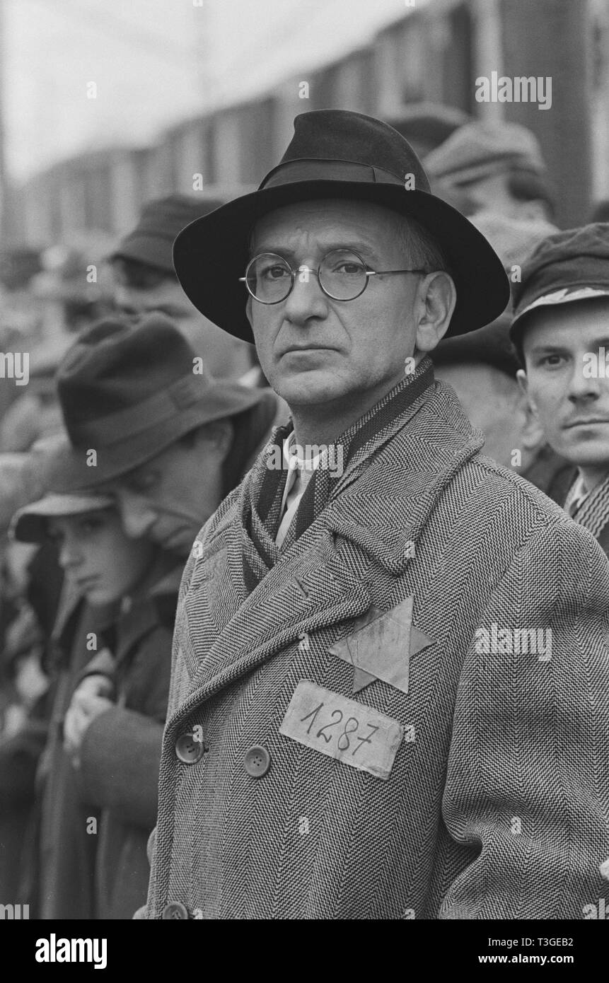 Schindler's List Year 1993 USA Ben Kingsley Director Steven Spielberg