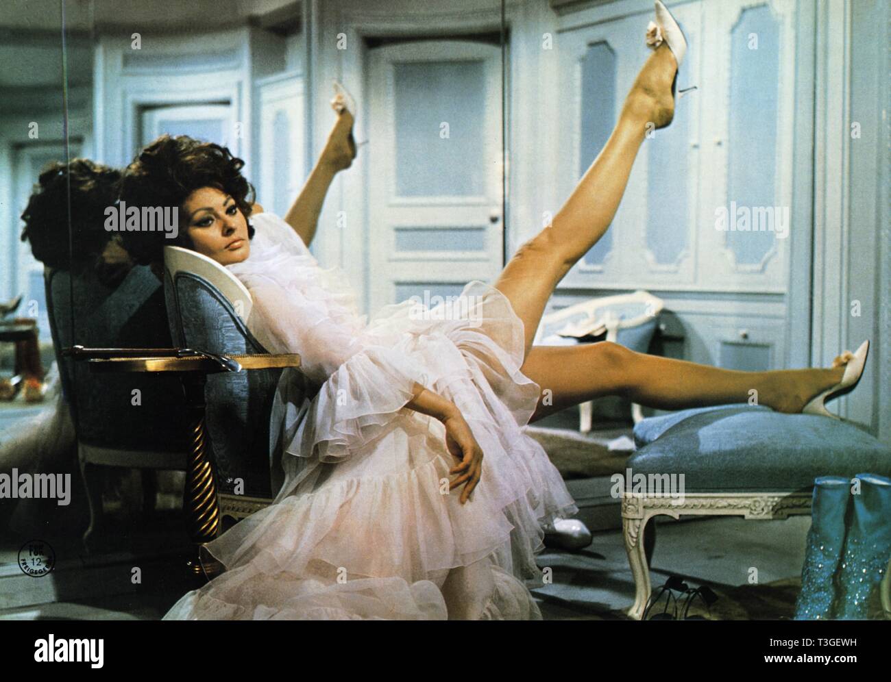 arabesque-sophia-loren-hi-res-stock-photography-and-images-alamy