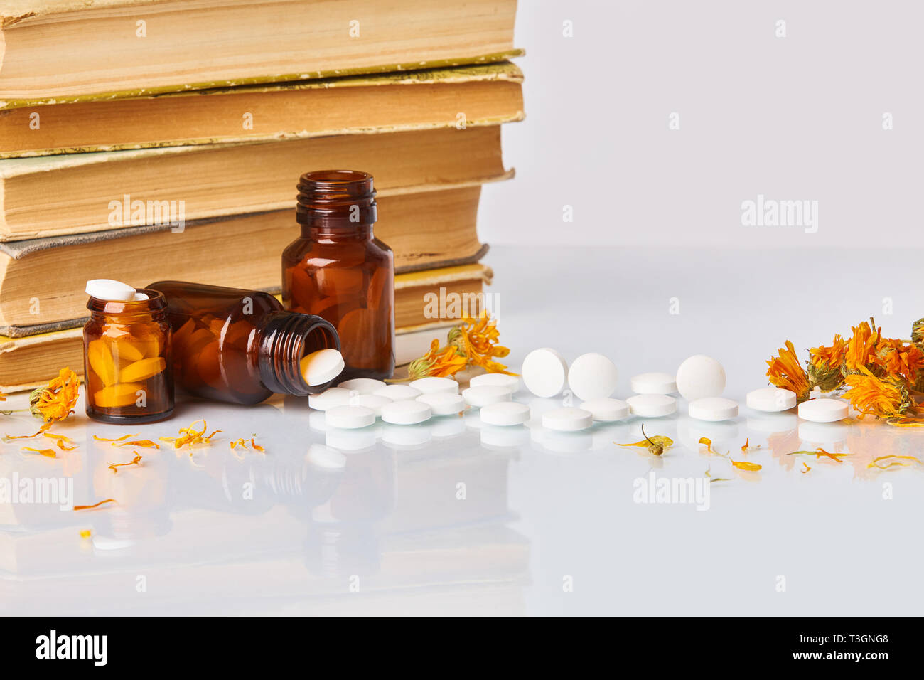 History of herbal medicine hires stock photography and images Alamy