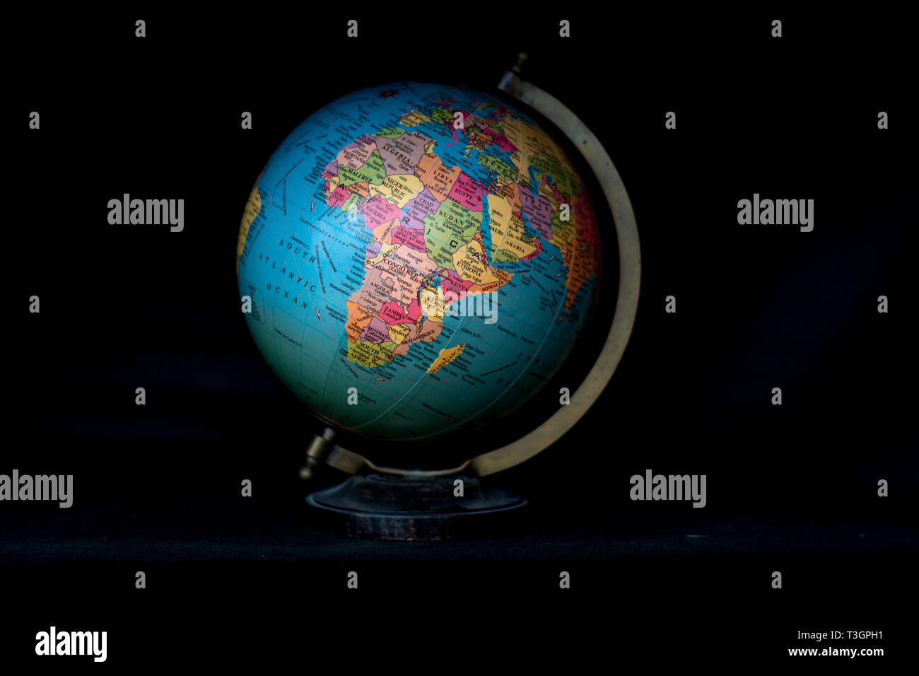 World globe vector hi-res stock photography and images - Alamy