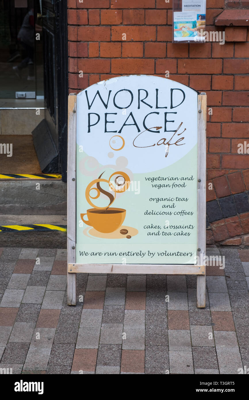 World Peace vegetarian and vegan cafe in Guildhall Lane, Leicester, UK Stock Photo
