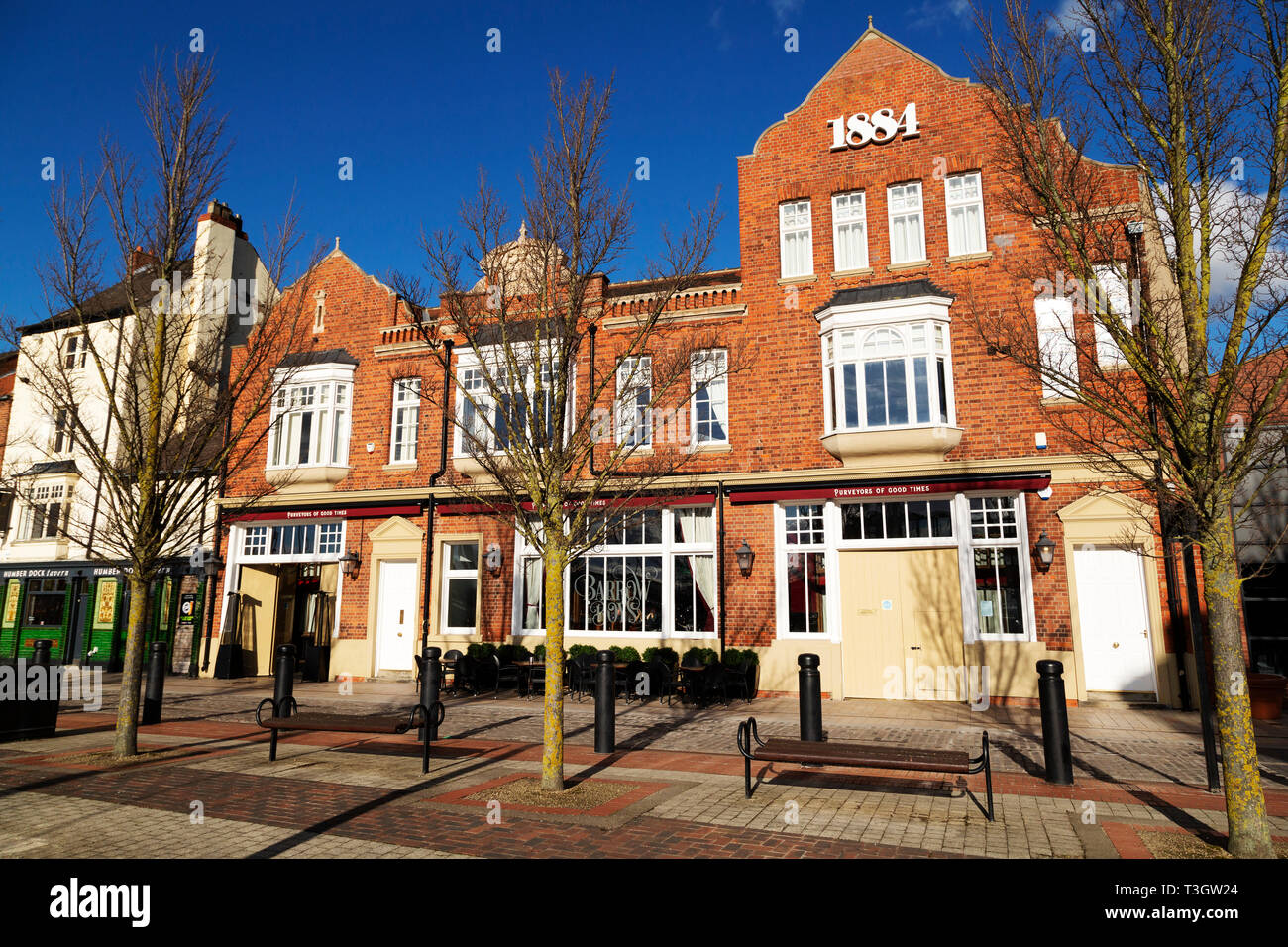 Cafe hull hires stock photography and images Alamy