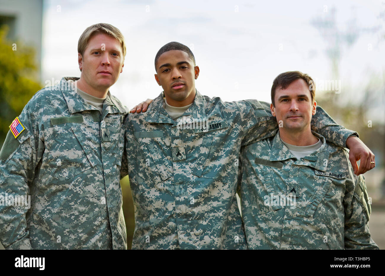 Portrait of three US Army soldiers with their arms around each other Stock  Photo - Alamy