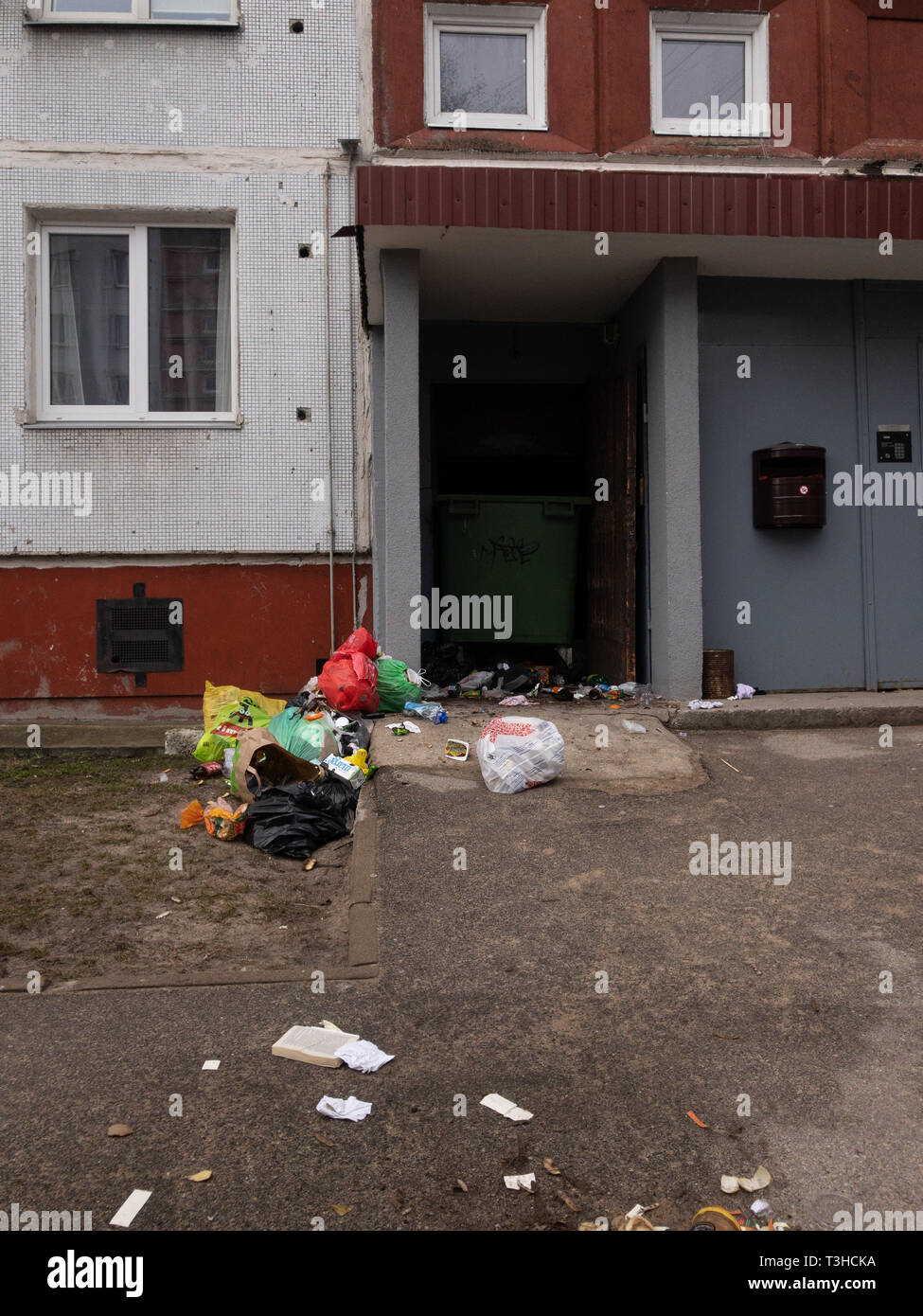 Litter everywhere hires stock photography and images Alamy