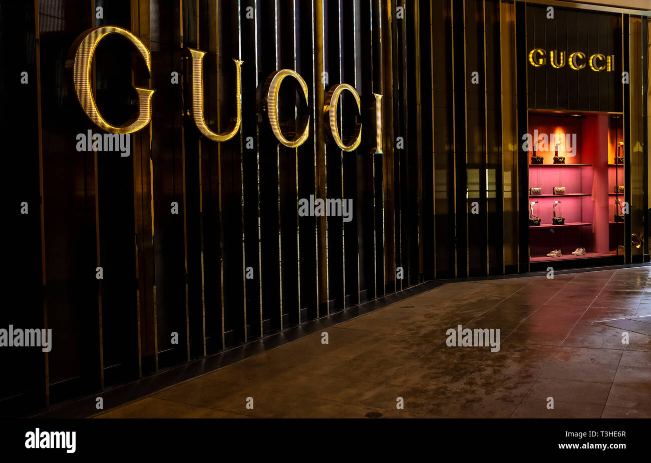 WA17093-00...WASHINGTON - Gucci store front in the Bravern Mall of Bellevue. Stock Photo